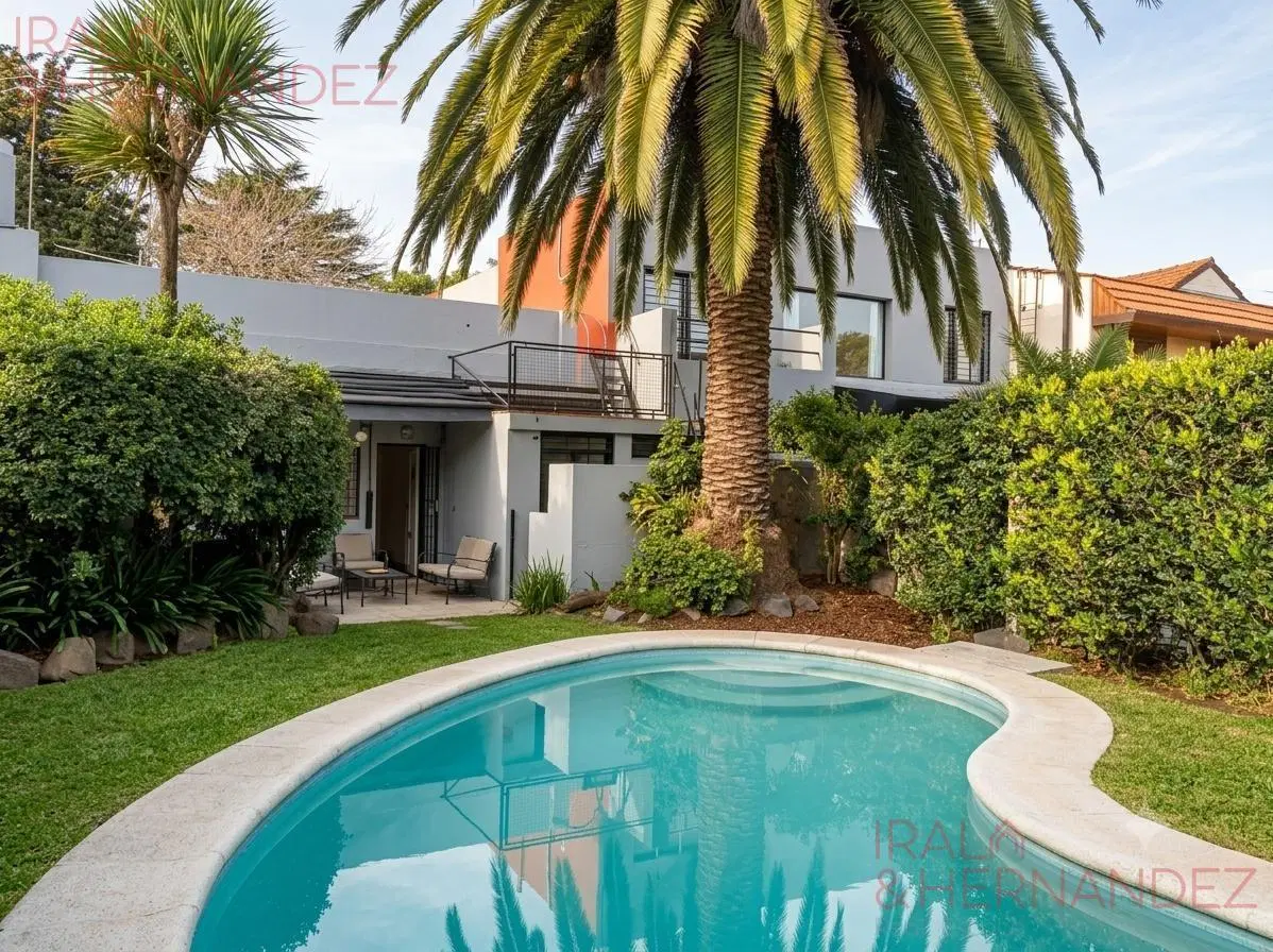 Casa con pileta y jardín en alquiler - Olivos 5