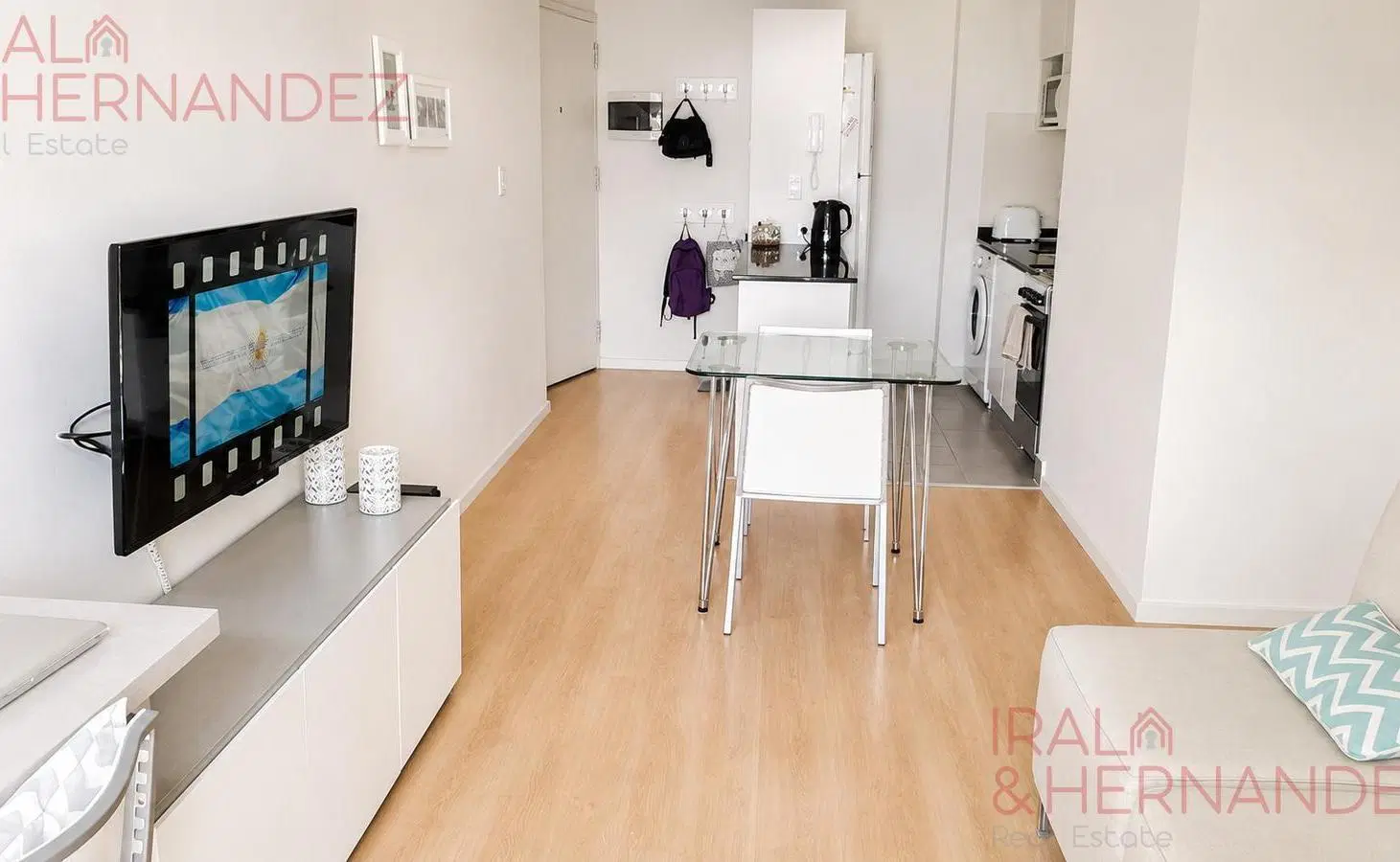 Venta amplio departamento monoambiente en Villa Urquiza con cochera 2