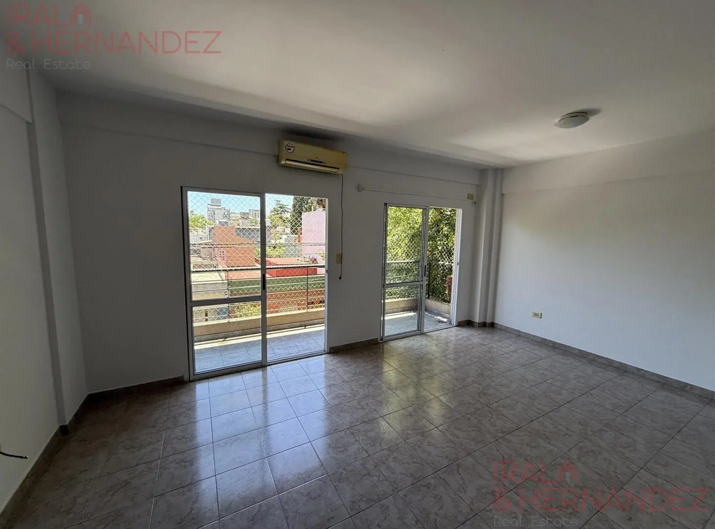 Alquiler departamento con gran balcón 2