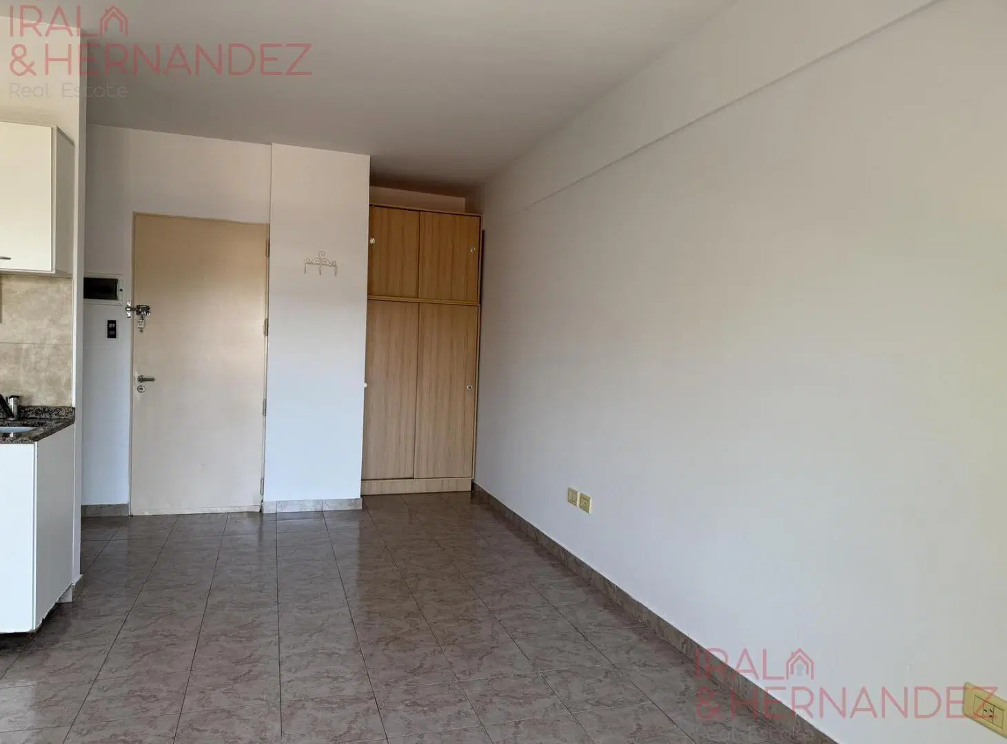 Alquiler departamento con gran balcón 5