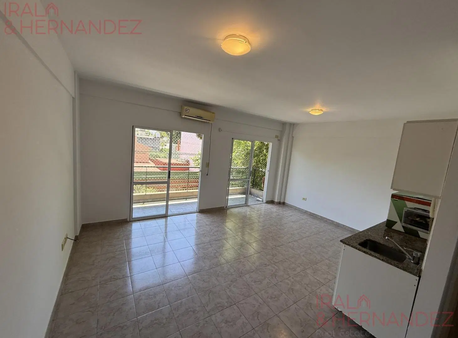 Alquiler departamento con gran balcón 4