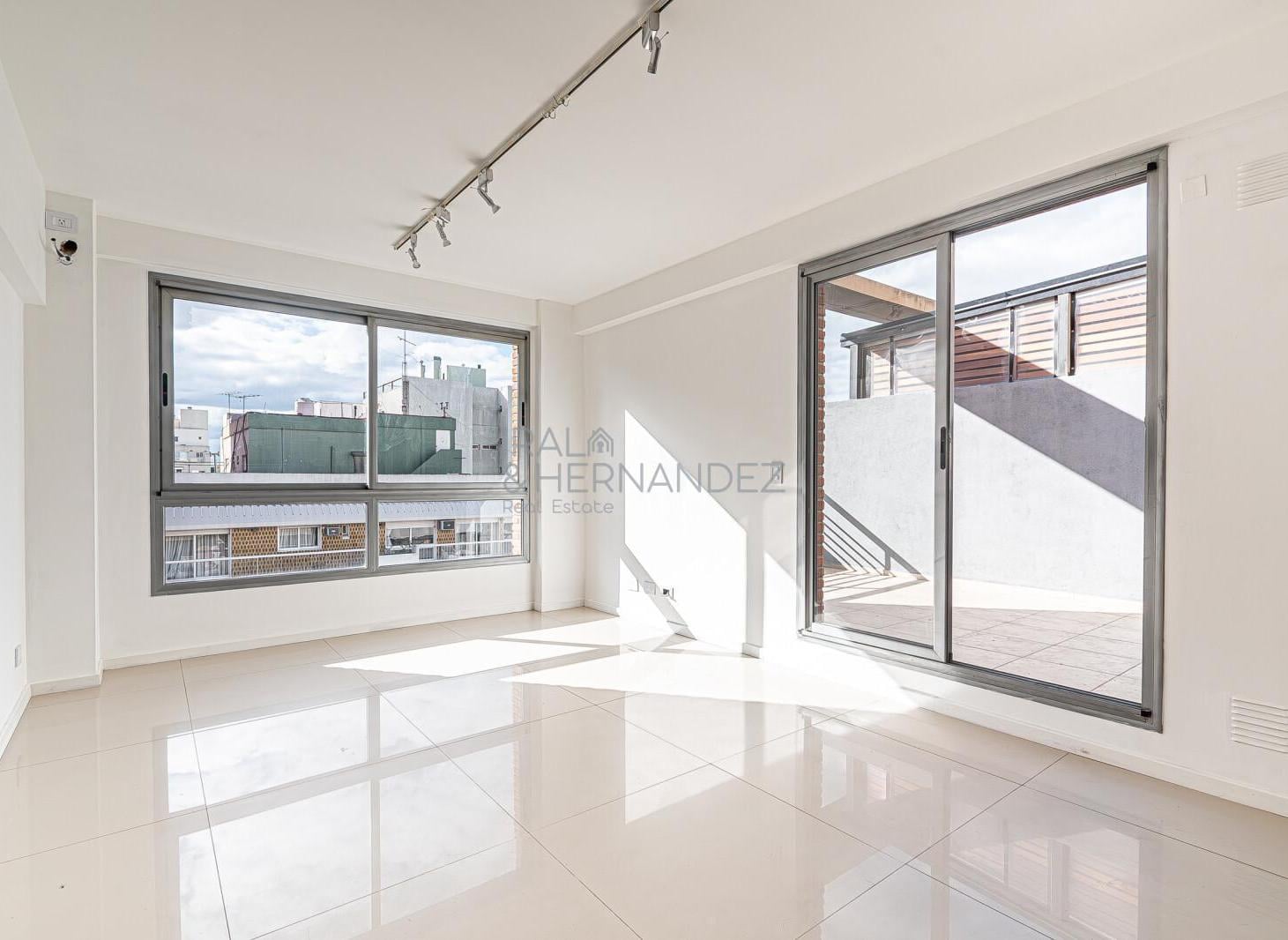 Foto de 3 Ambientes con Balcón Terraza, Parrilla Propia, Cochera y Baulera |, imagen 2