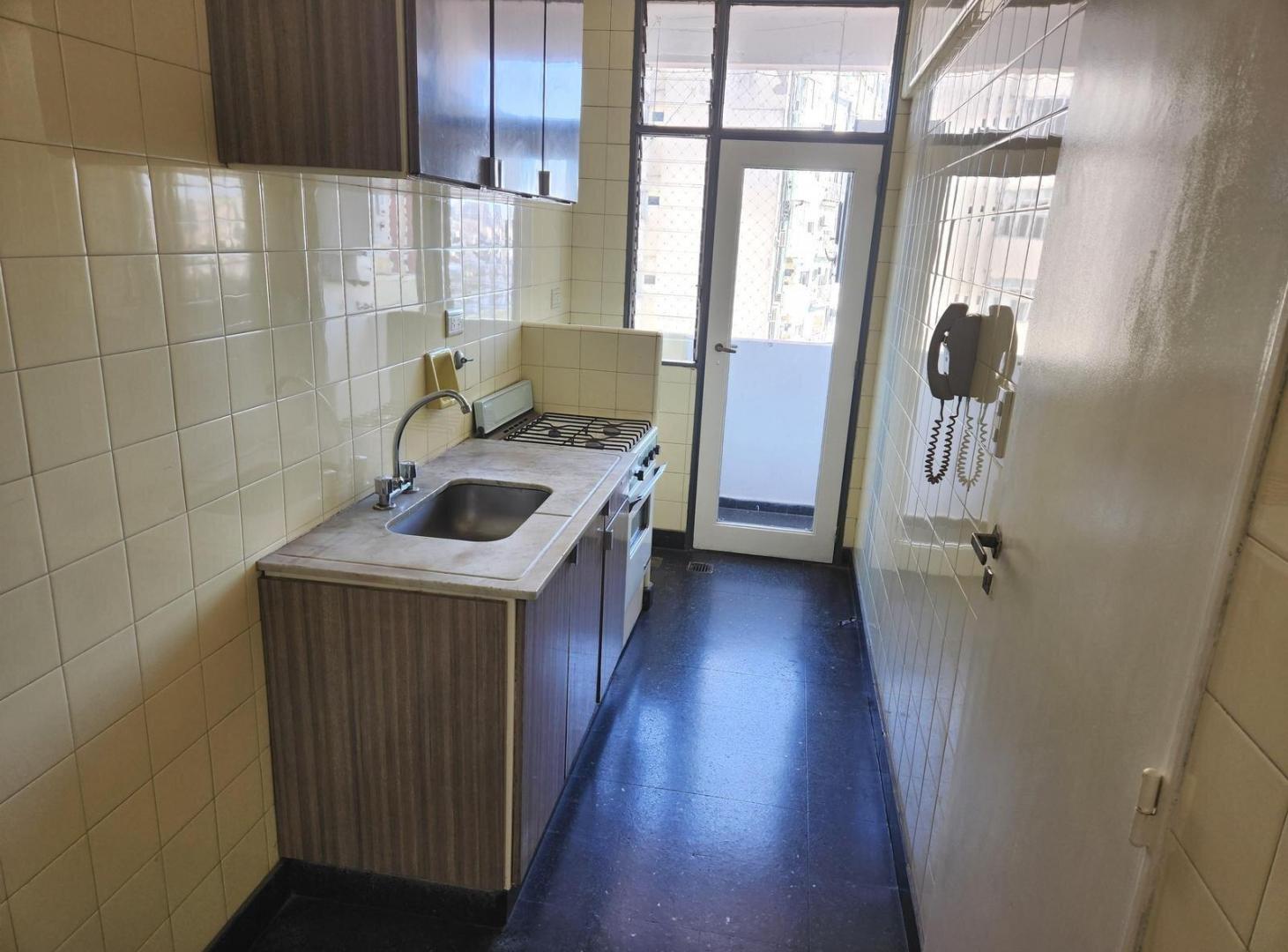 Foto de Alquiler departamento de 2 ambientes con balcon en Almagro, imagen 5