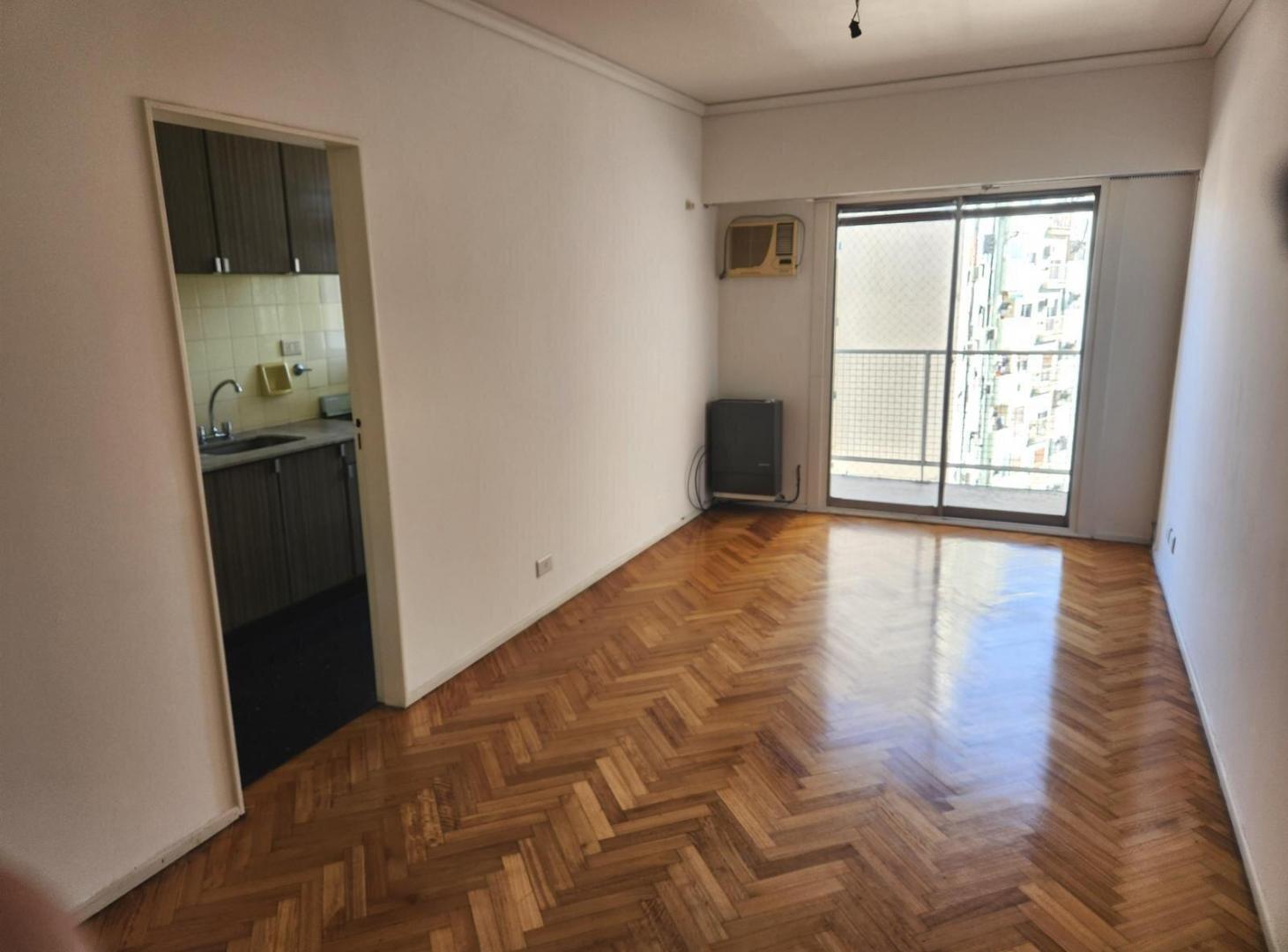 Foto de Alquiler departamento de 2 ambientes con balcon en Almagro, imagen 4