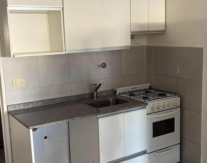 Amplio monoambiente nuevo . Balcón. Lugar para lavarropas 4