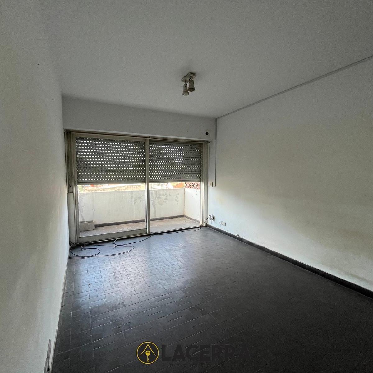 Departamento en venta en Villa Ballester 3 ambientes pleno centro.