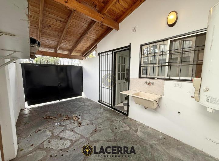 Duplex en alquiler en carapachay 4