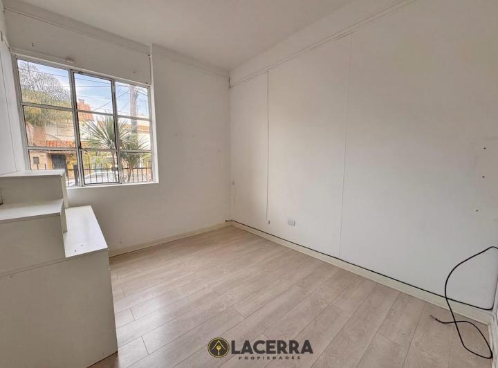 Local en Villa Ballester sobre la calle Independencia 170mts2 4