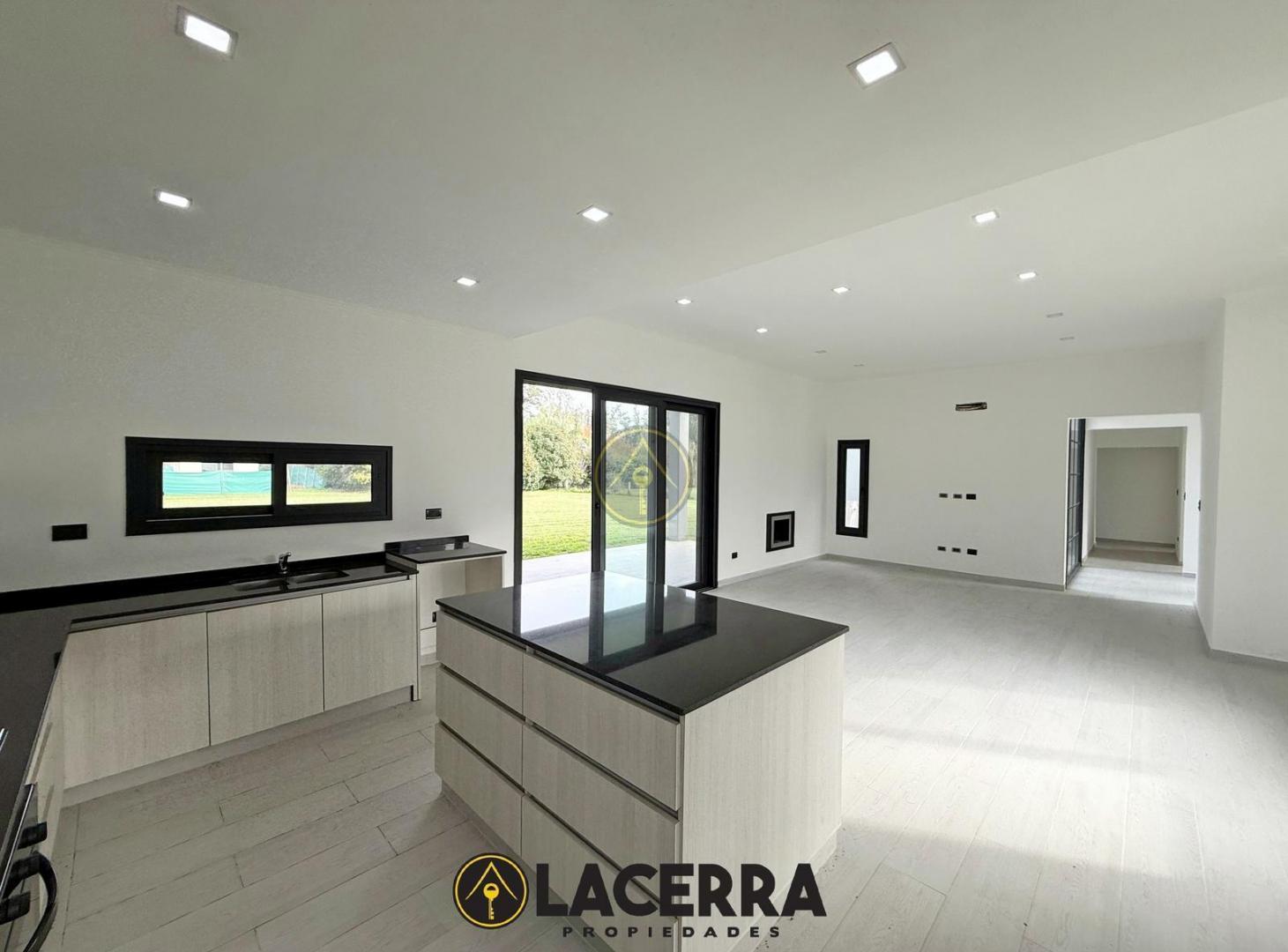 Casa 4 ambientes en venta en Lujan