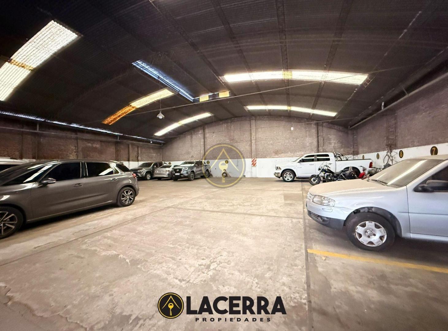 Cochera en Venta Cubierta.