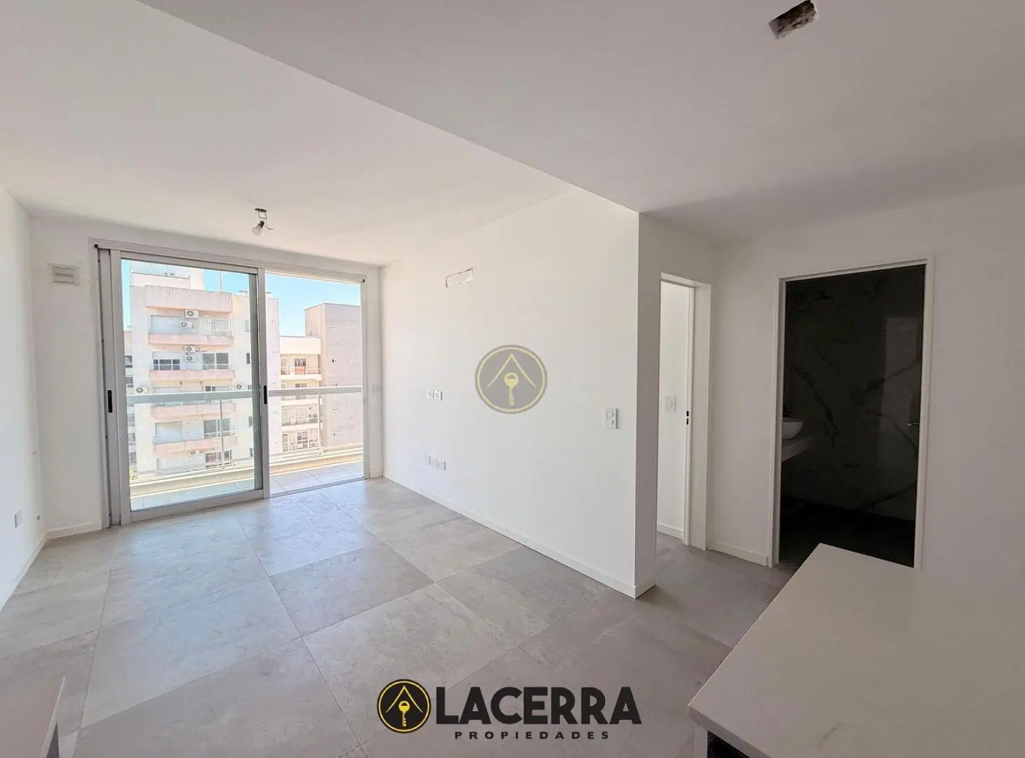Departamento 2 ambientes y medio con terraza propia en San Martin 5