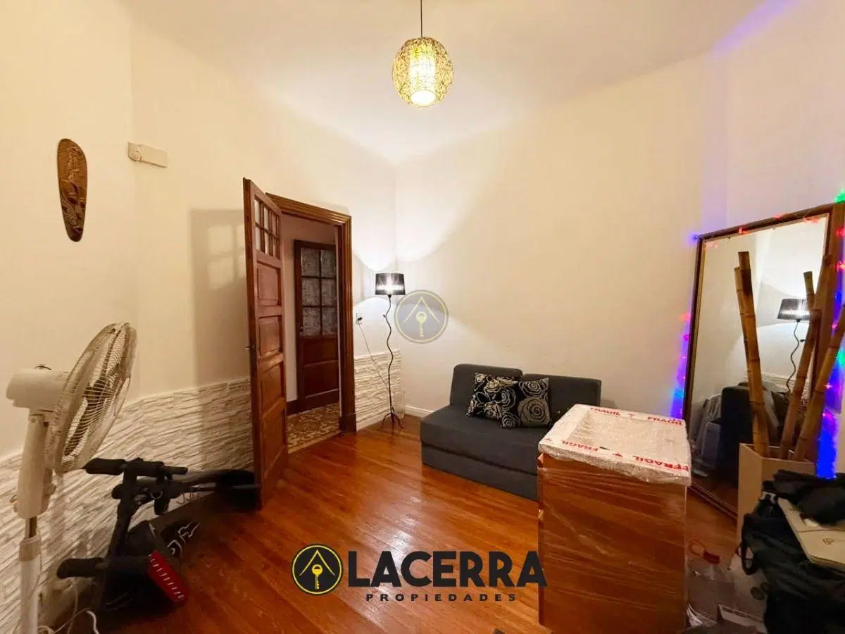 Casa 6 ambientes con patio y cochera en La Lucila 5