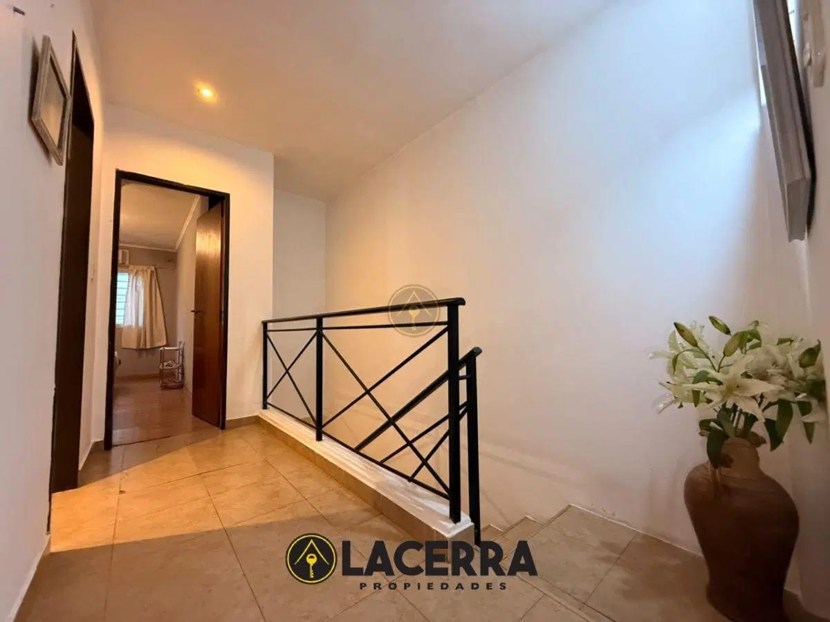 Duplex 3 ambientes con Jardín y Cochera en Carapachay 5