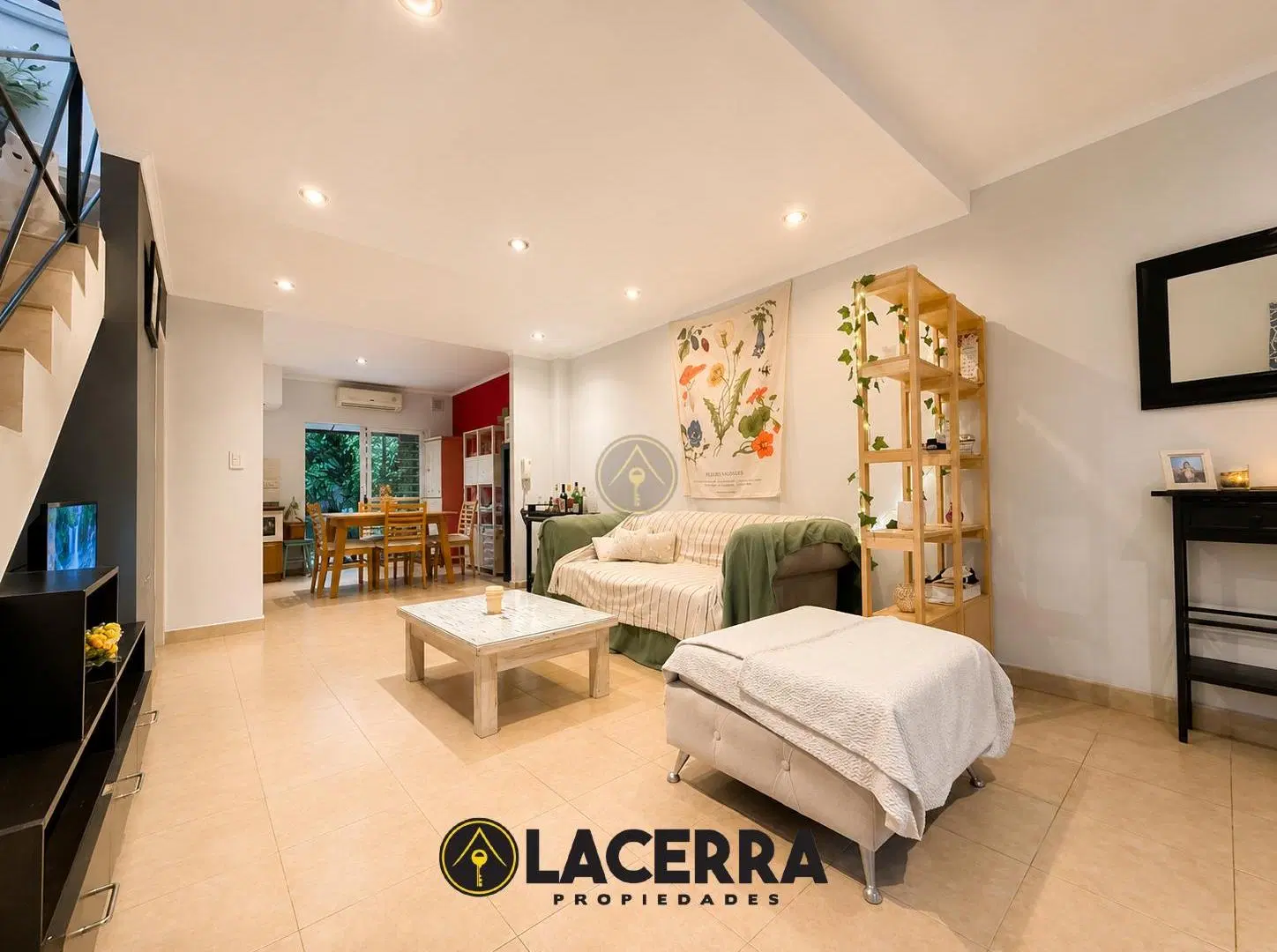 Duplex 3 ambientes con Jardín y Cochera en Carapachay 2