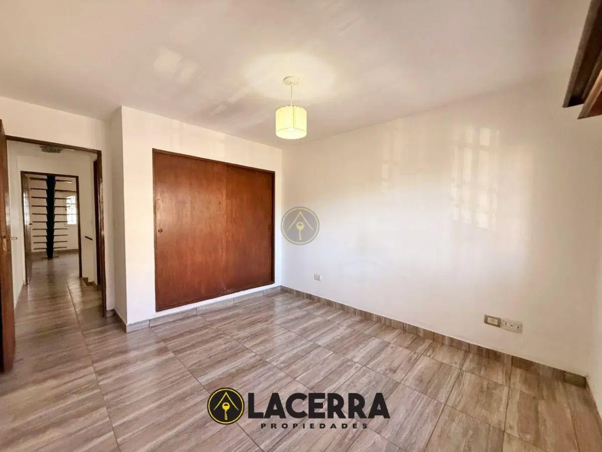 Triplex 3 ambientes con cochera y patio en ALQUILER 8