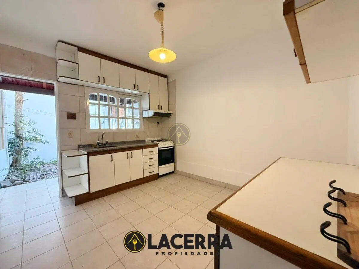 Triplex 3 ambientes con cochera y patio en ALQUILER 5