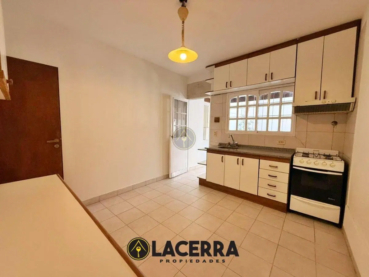 Triplex 3 ambientes con cochera y patio en ALQUILER 2