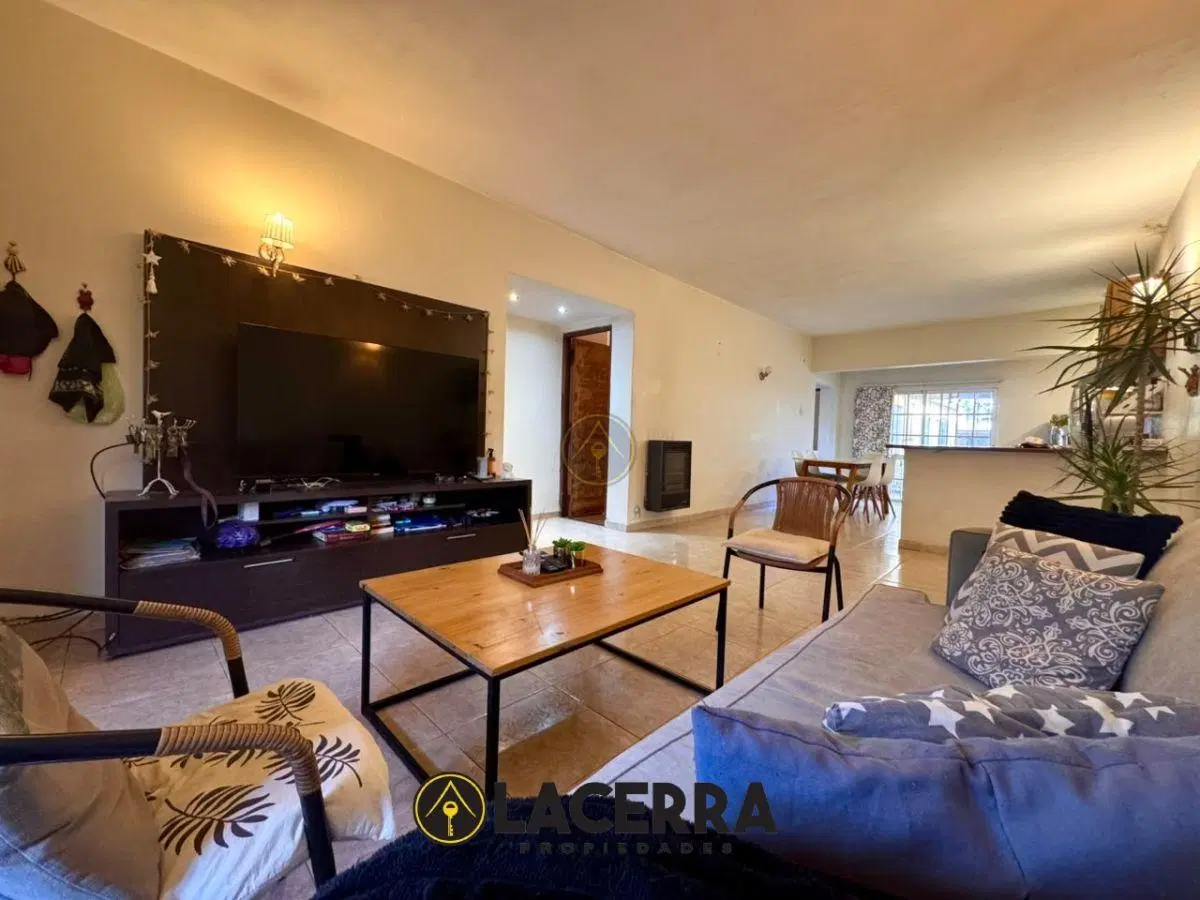 CASA 4 AMB. + DTO. 2 AMB. | VIVIENDA MULTIFAMILIAR | SAN MARTÍN. 4
