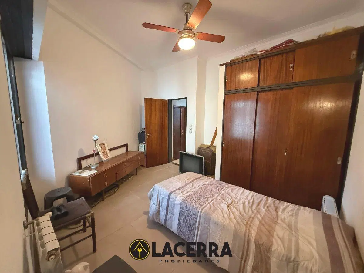 Casa con 7 ambientes en venta a metros de la quinta presidencial 8