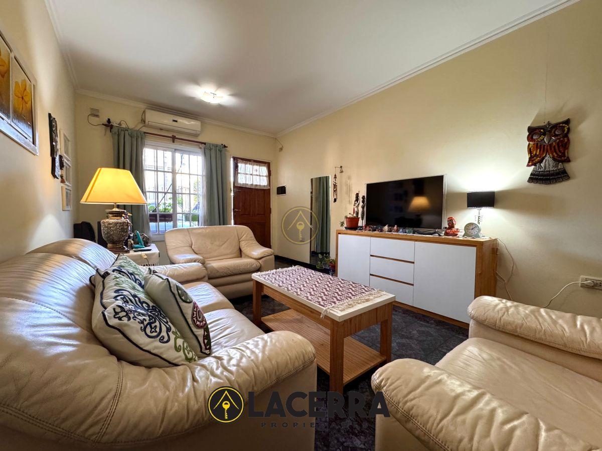 Foto de Triplex 4 ambientes con cochera en Munro APTO CREDITO, imagen 1
