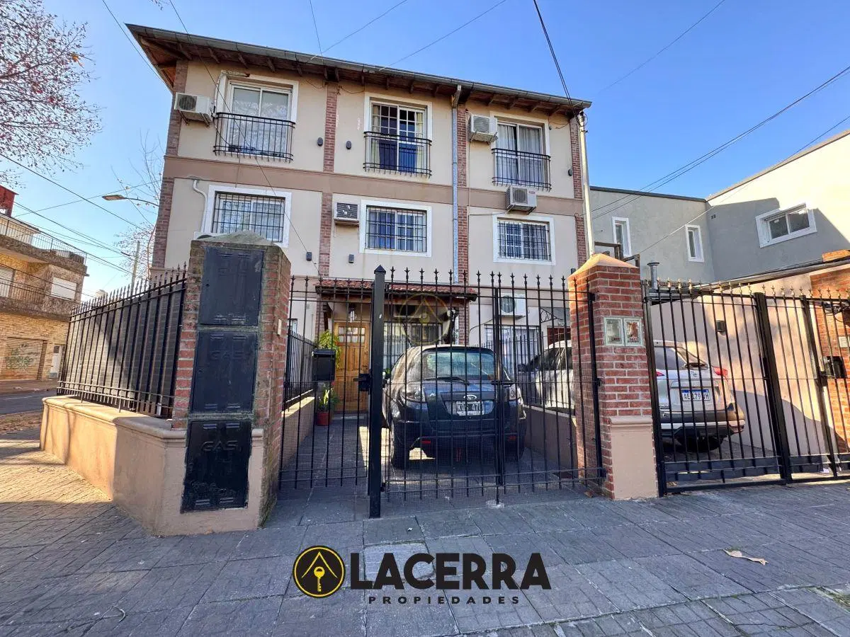 Triplex 4 ambientes con cochera en Munro APTO CREDITO 2