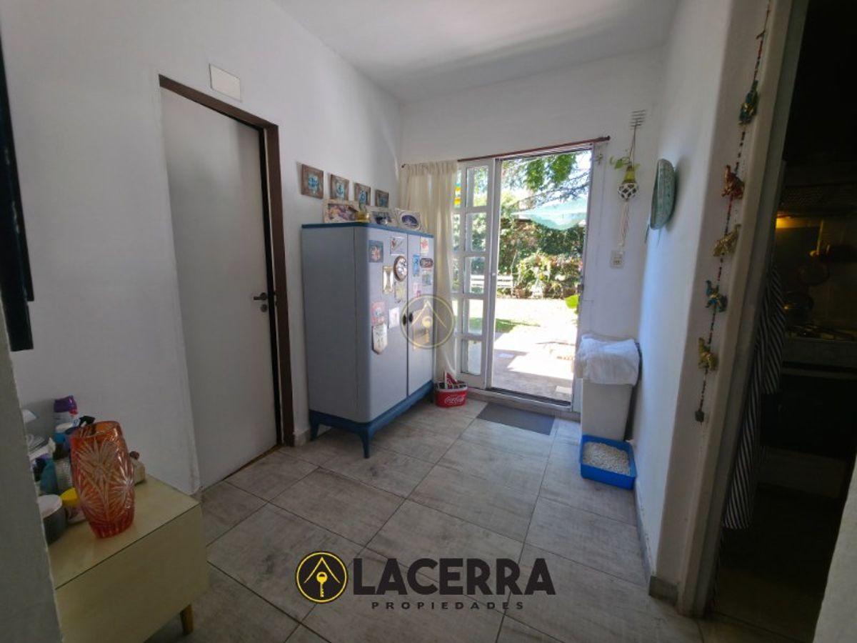 Foto de Hermosa casa de 2 plantas con jardín, cochera 3 autos y 3 dormitorios, imagen 5