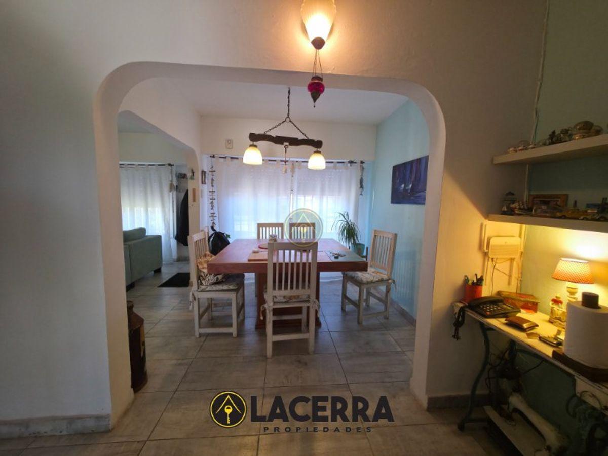 Foto de Hermosa casa de 2 plantas con jardín, cochera 3 autos y 3 dormitorios, imagen 3
