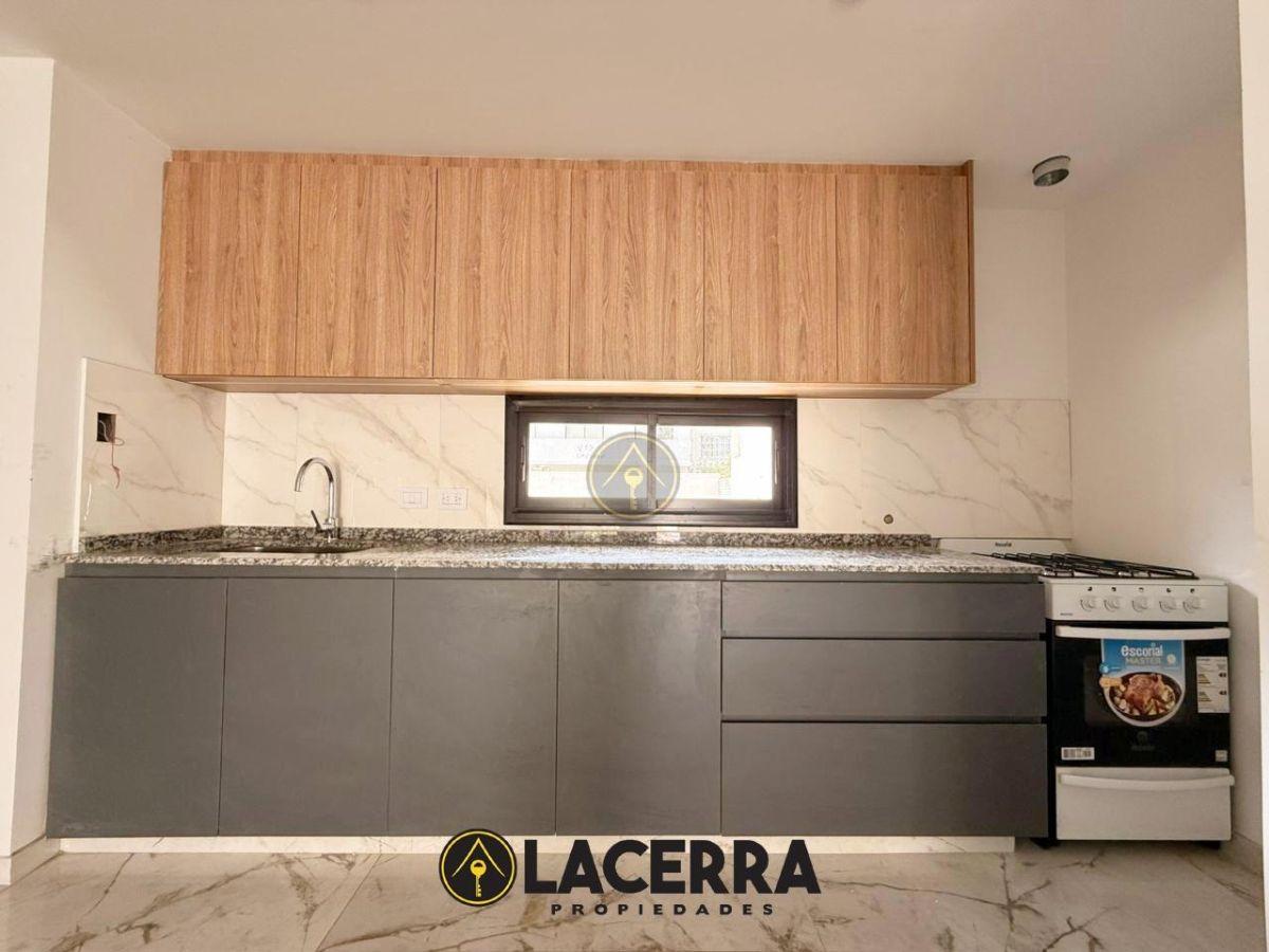 Foto de GRAN OPORTUNIDAD Duplex 4 ambientes con jardín y cochera en Villa, imagen 3