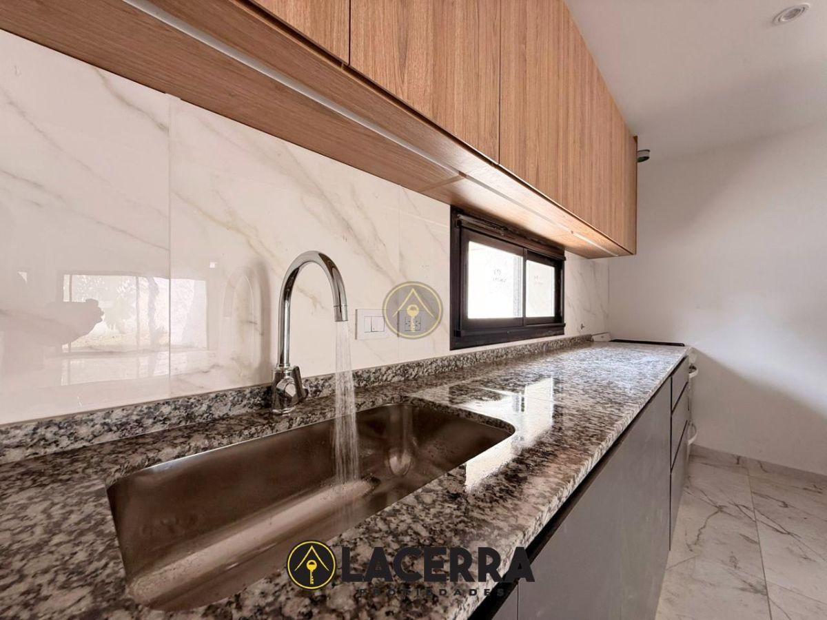 Foto de GRAN OPORTUNIDAD Duplex 4 ambientes con jardín y cochera en Villa, imagen 4