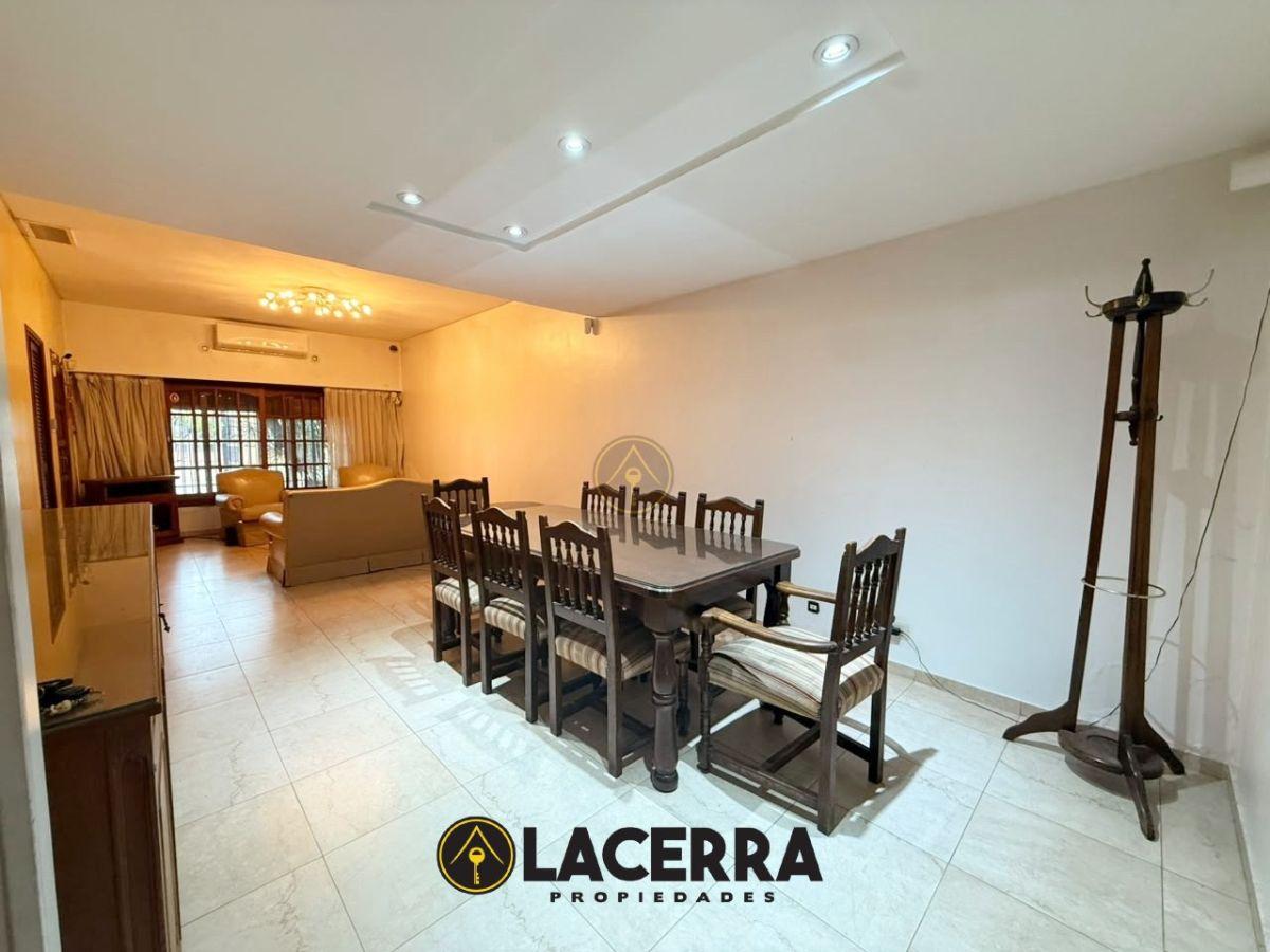 Foto de Venta casa 4 ambientes + escritorio c/ cochera, fondo libre y terraza, imagen 1