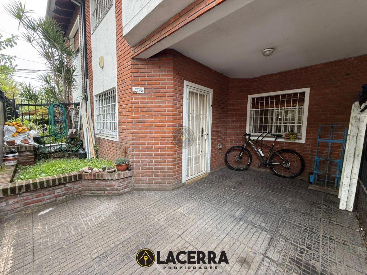 Foto de Nuevo precio! Dúplex 3 ambientes con cochera Apto Crédito en Villa, imagen 2