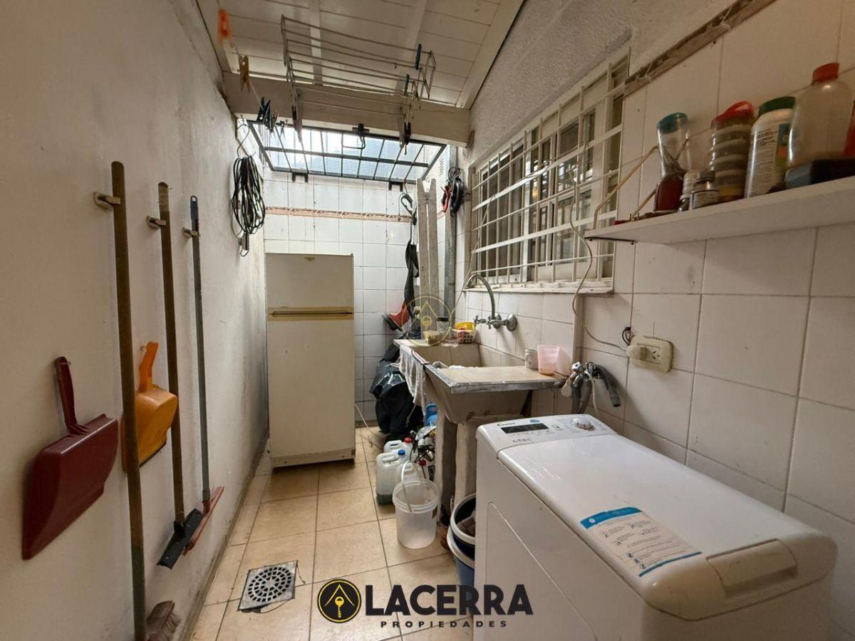 Foto de Nuevo precio! Dúplex 3 ambientes con cochera Apto Crédito en Villa, imagen 3