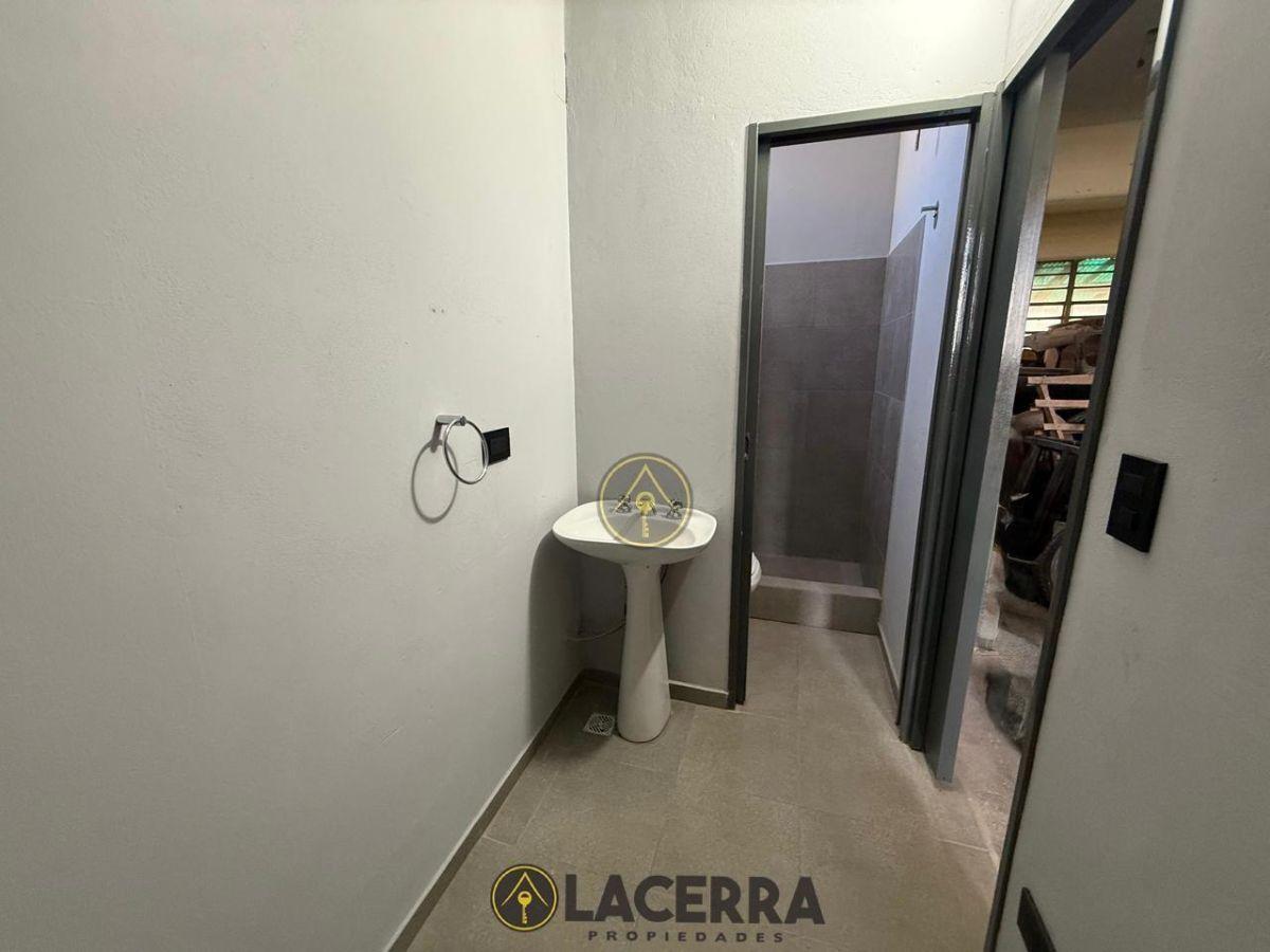 Foto de Alquiler de galpon 2 plantas fondo libre en Villa Ballester, imagen 1