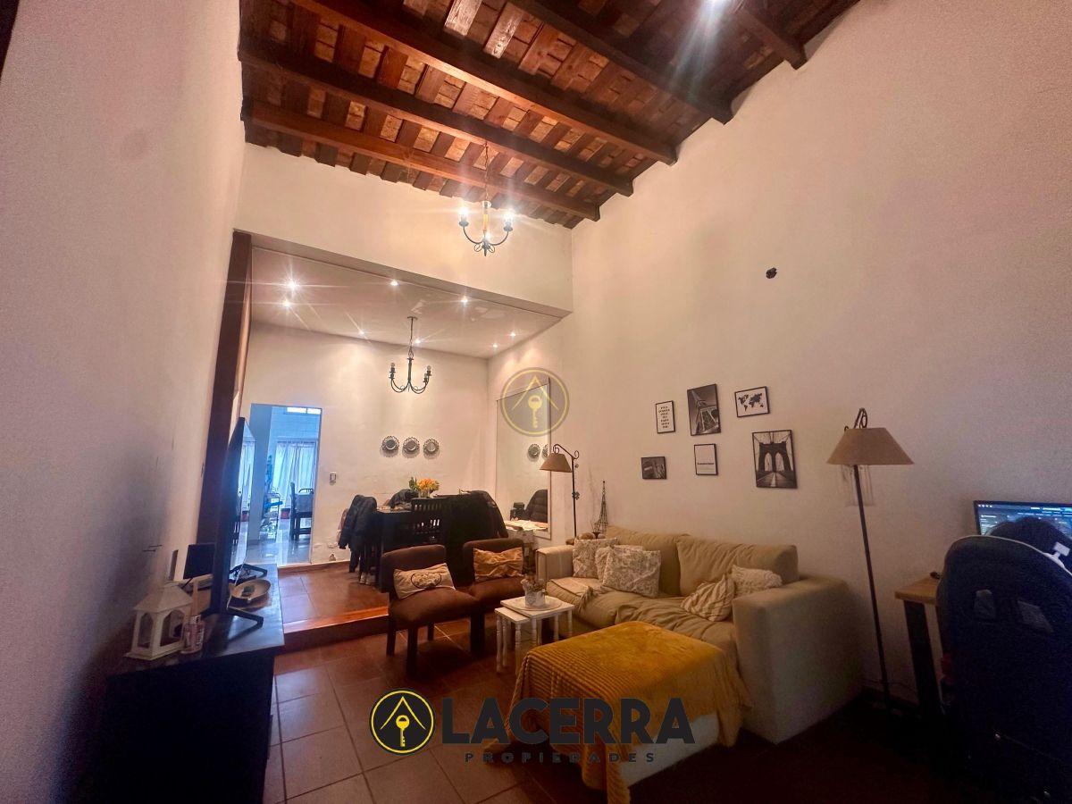 Foto de Casa 4 ambientes cochera y jardin, imagen 5