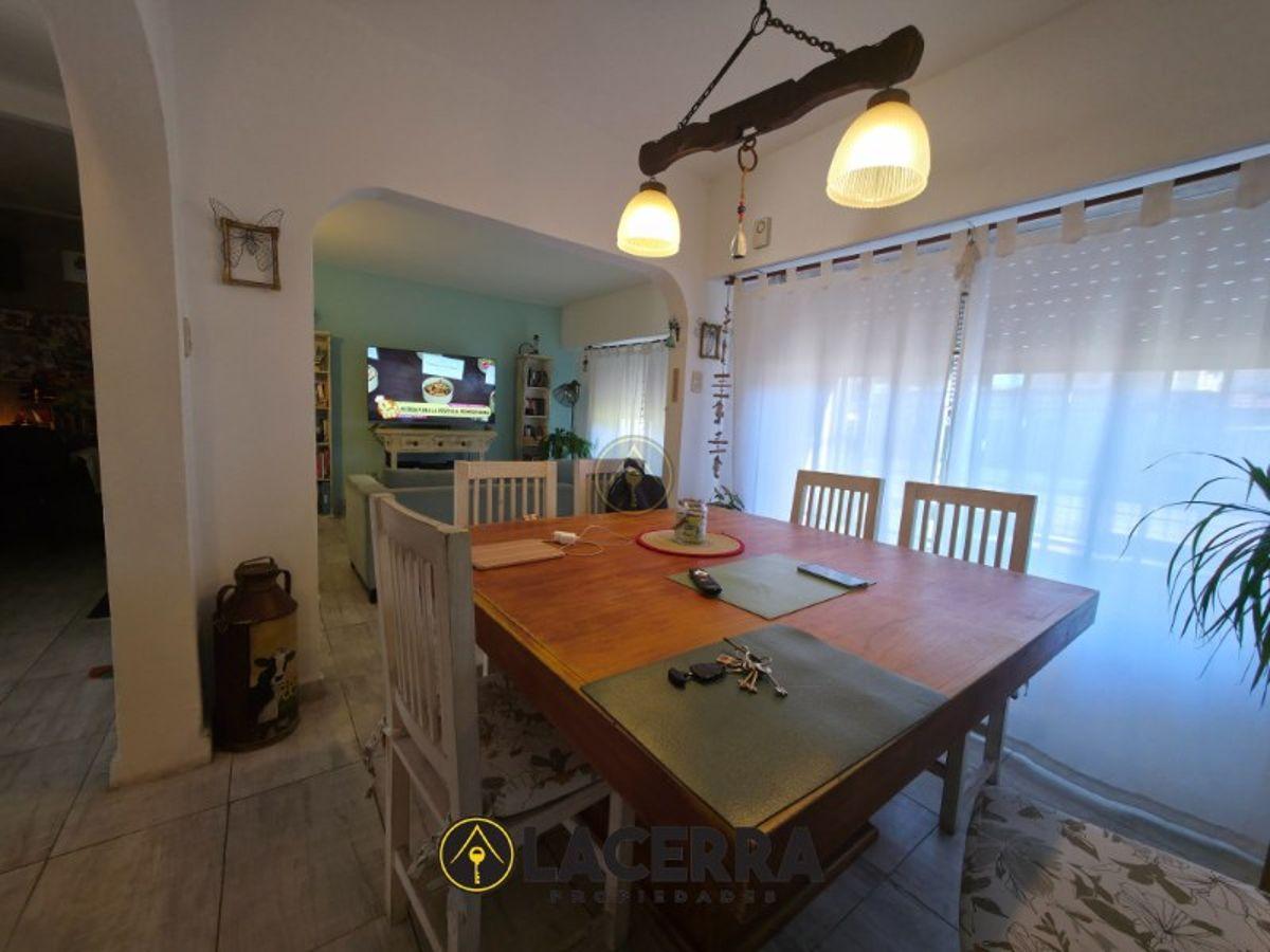 Foto de Hermosa casa de 2 plantas con jardín, cochera 3 autos y 3 dormitorios, imagen 3