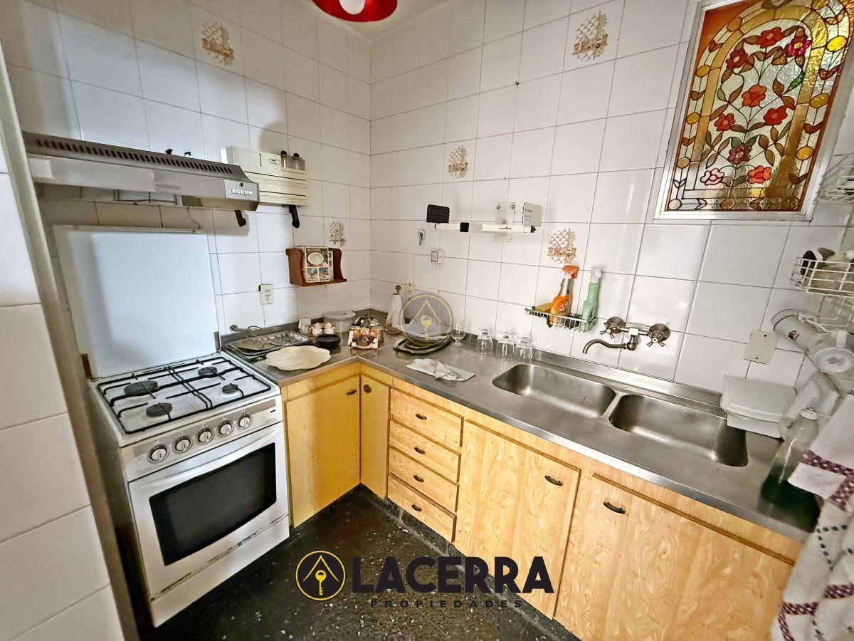 Foto de Casa 5 ambientes con Garage y Gran Terraza en Flores, imagen 2