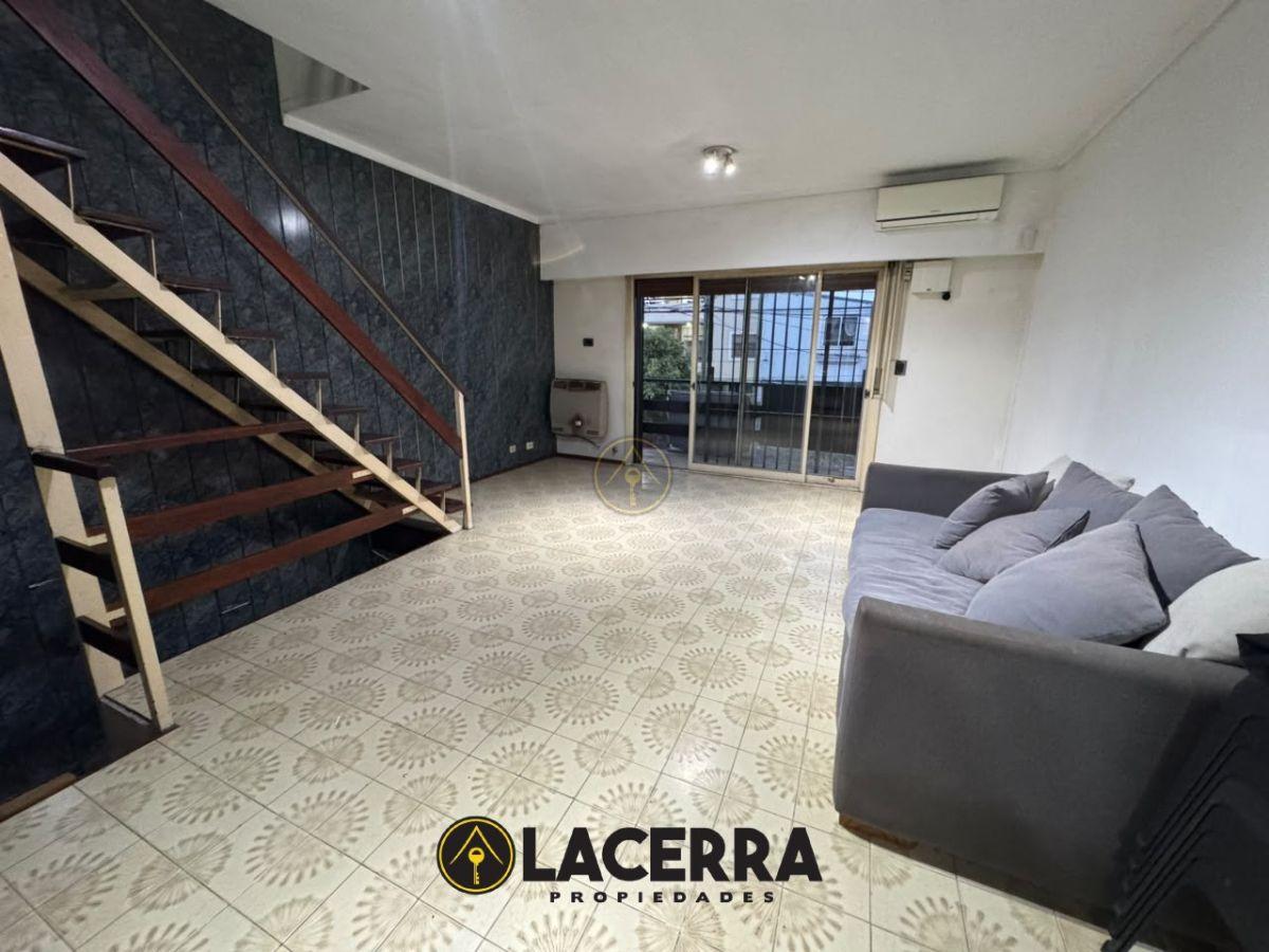 Foto de Triplex en venta en San Andrés con cochera, imagen 2