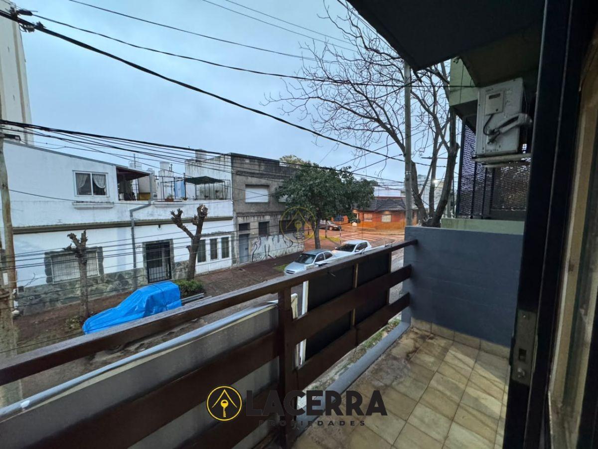 Foto de Triplex en venta en San Andrés con cochera, imagen 3