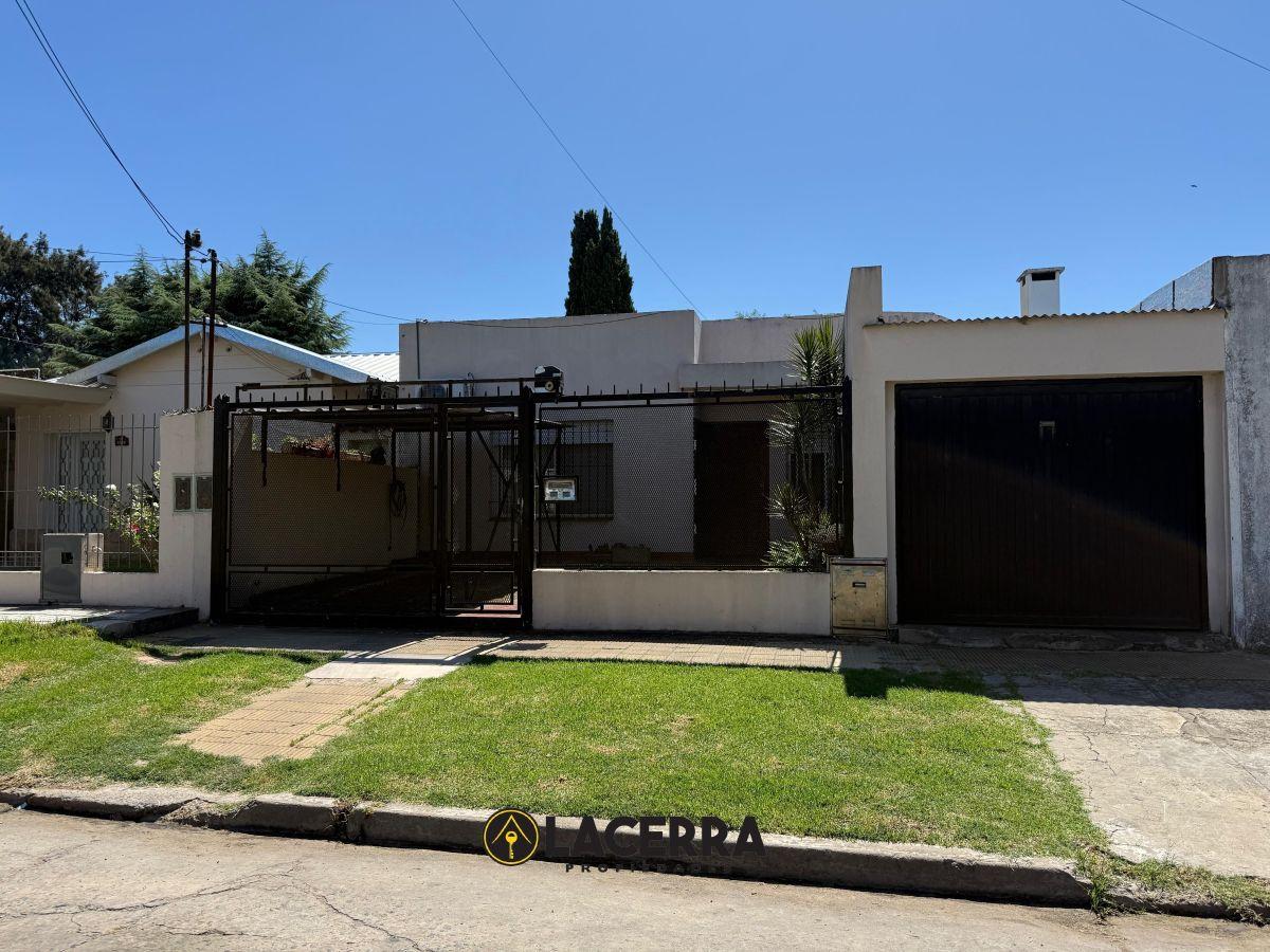 Foto de Venta de excelente casa 4 Ambientes c doble cochera José León Suarez, imagen 2