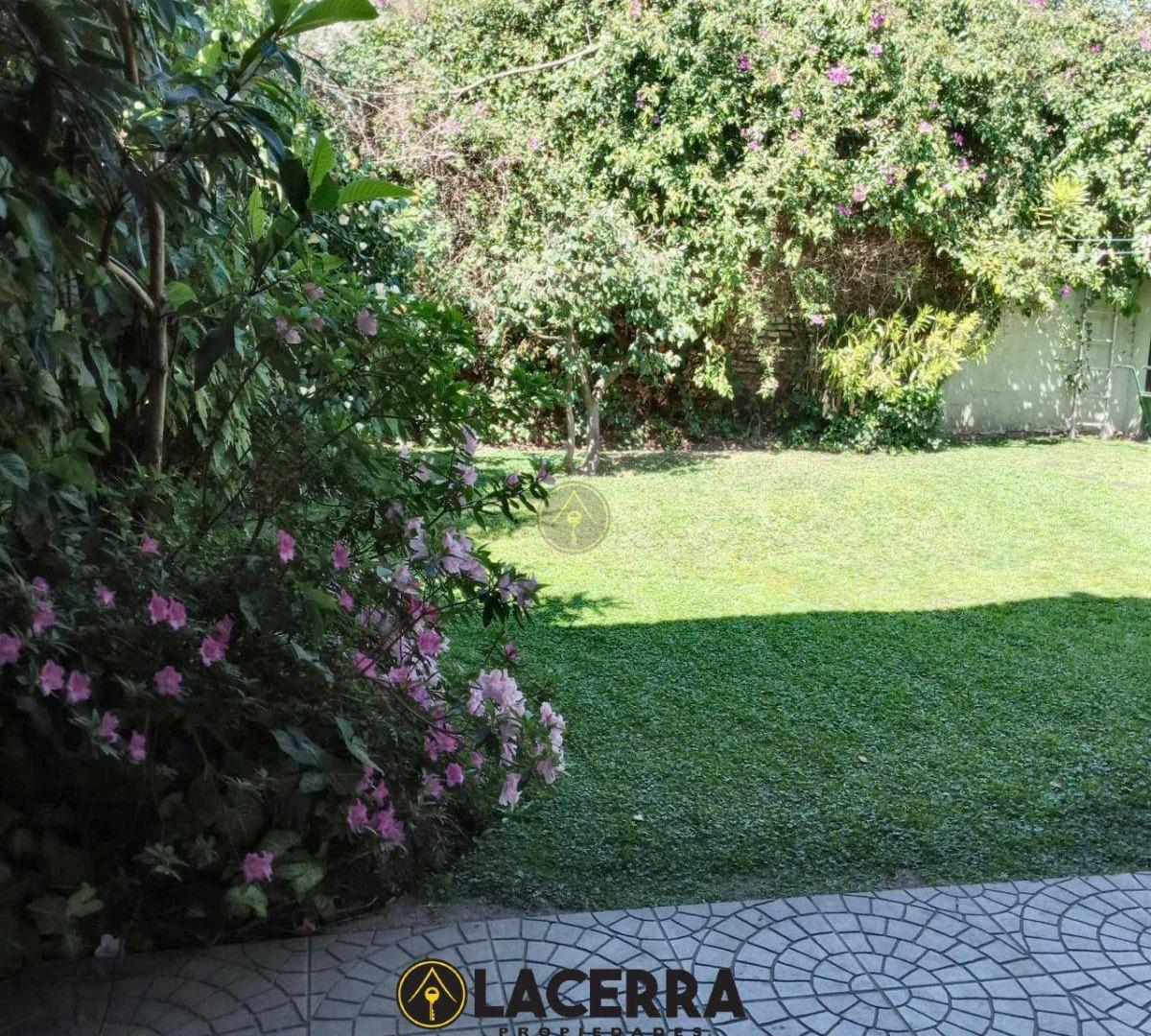 Foto de Casa Multifamiliar con 2 Viviendas Independizables y Amplio Jardín, imagen 4