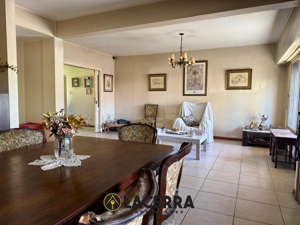 Foto de CASA 5 AMB. - GRAN FONDO CON QUINCHO Y PILETA., imagen 4