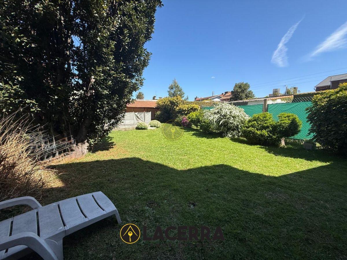 Foto de CASA 5 AMB. - GRAN FONDO CON QUINCHO Y PILETA., imagen 1