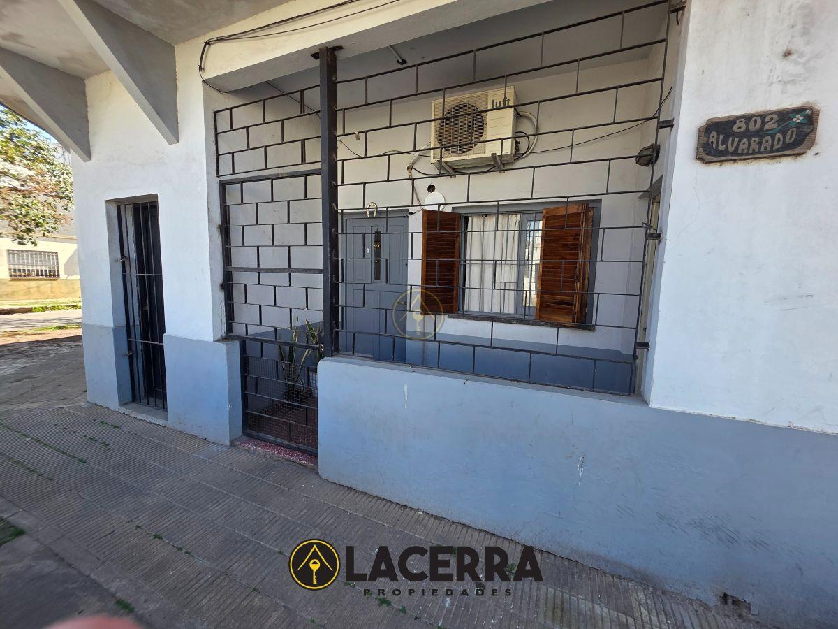 Foto de Venta en Block 3 Deptos + Local en Esquina - J. L. Suárez, imagen 4