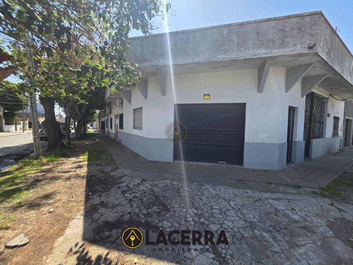 Foto de Venta en Block 3 Deptos + Local en Esquina - J. L. Suárez, imagen 1