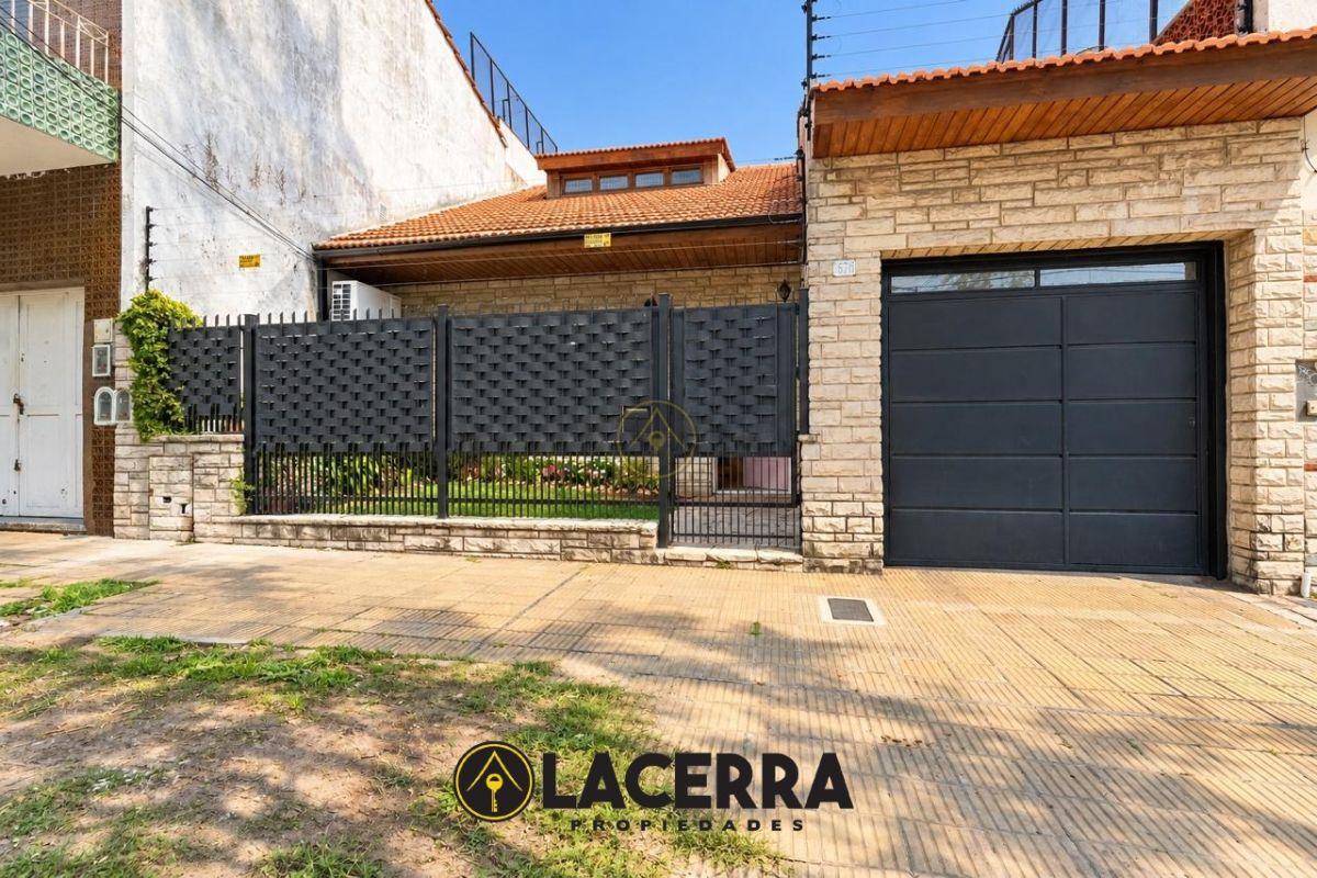 Foto de Casa 3 ambientes con patio en Villa Ballester, imagen 1