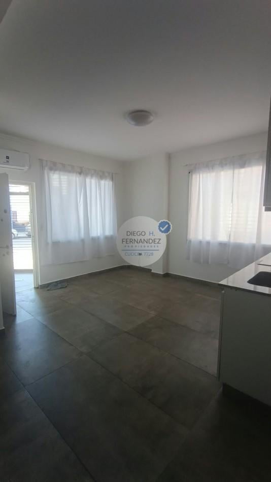 Foto de MONOAMBIENTE PH SIN EXPENSAS - ENTRADA INDEPENDIENTE - VILLA SANTA RITA, imagen 3