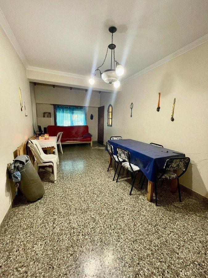 En Venta! Casa con 2 Departamentos en Barrio San Cayetano, Frente Al Paseo Cuyo 3