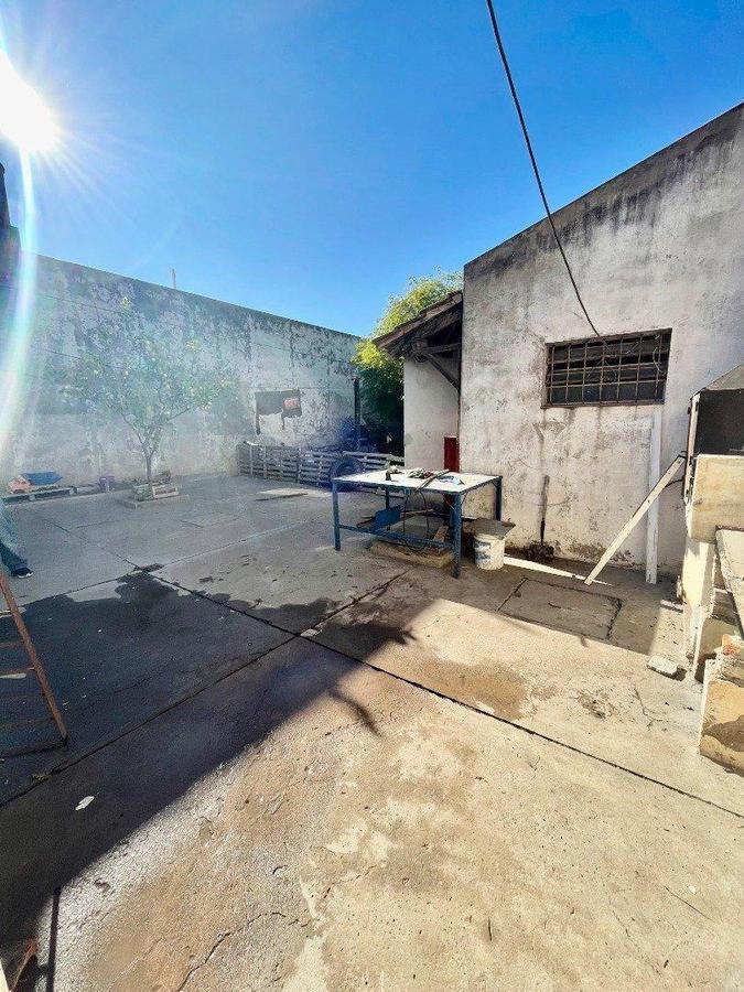 En Venta! Casa con 2 Departamentos en Barrio San Cayetano, Frente Al Paseo Cuyo 1