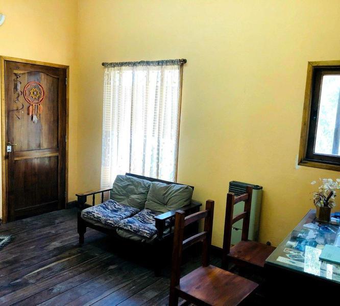 Casa con Oficina y Galpon 3