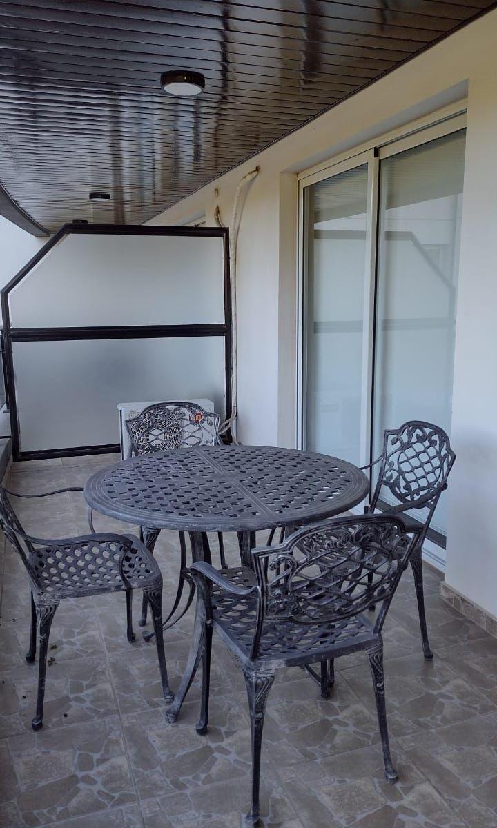 Venta Departamento un Dormitorio Amoblado con Cochera en Villa Parque Siquiman 4